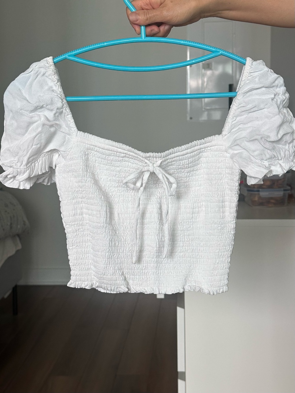 Aritzia Wilfred White Smocked Blouse 71165